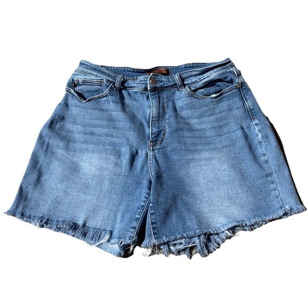 Judy Blue High Waist Frayed Hem Denim Shorts Women’s 1XL Medium Wash Stretch